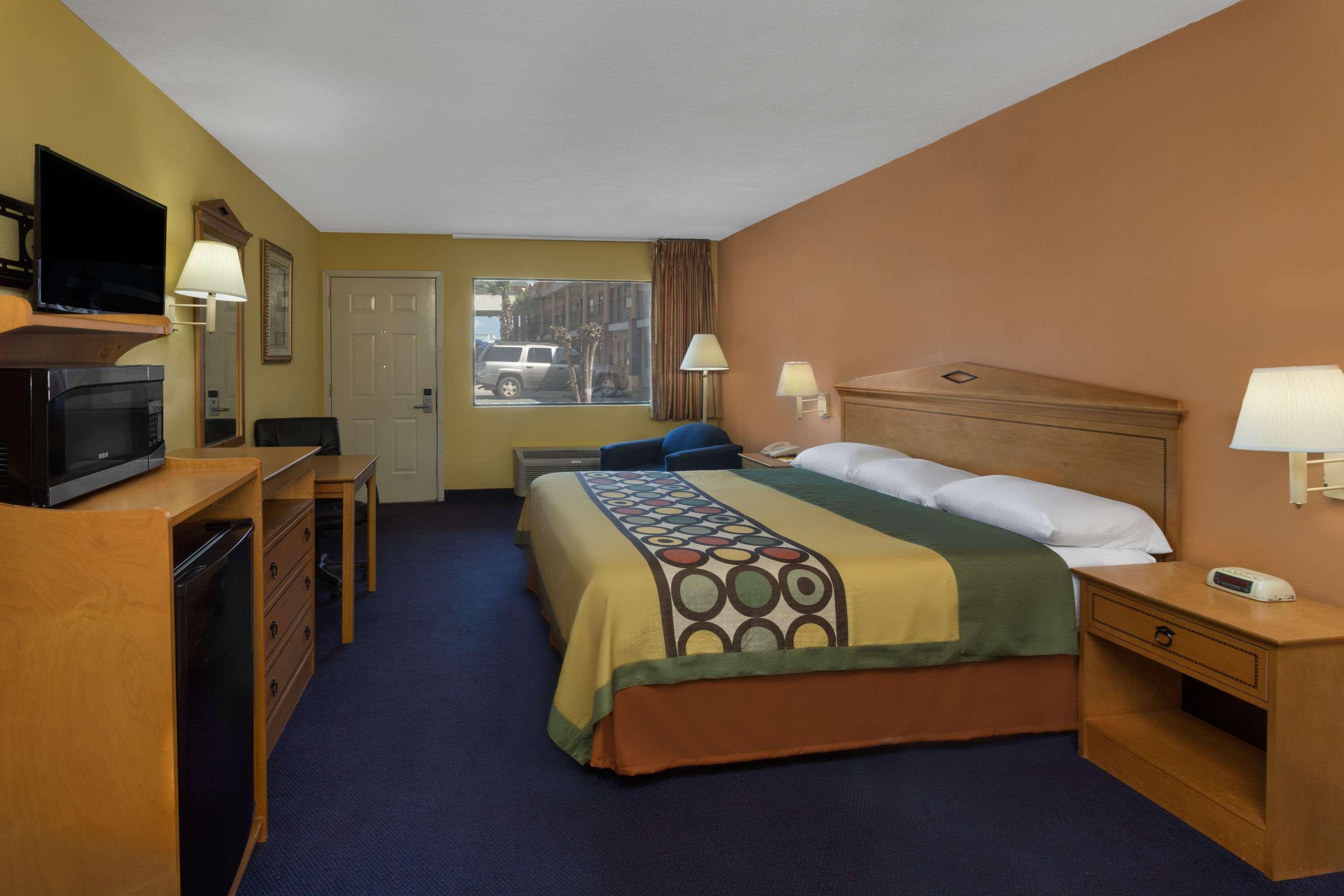 Super 8 By Wyndham Breaux Bridge Motell Exteriör bild